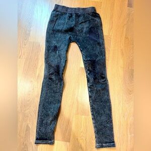 Nikibiki charcoal leggings